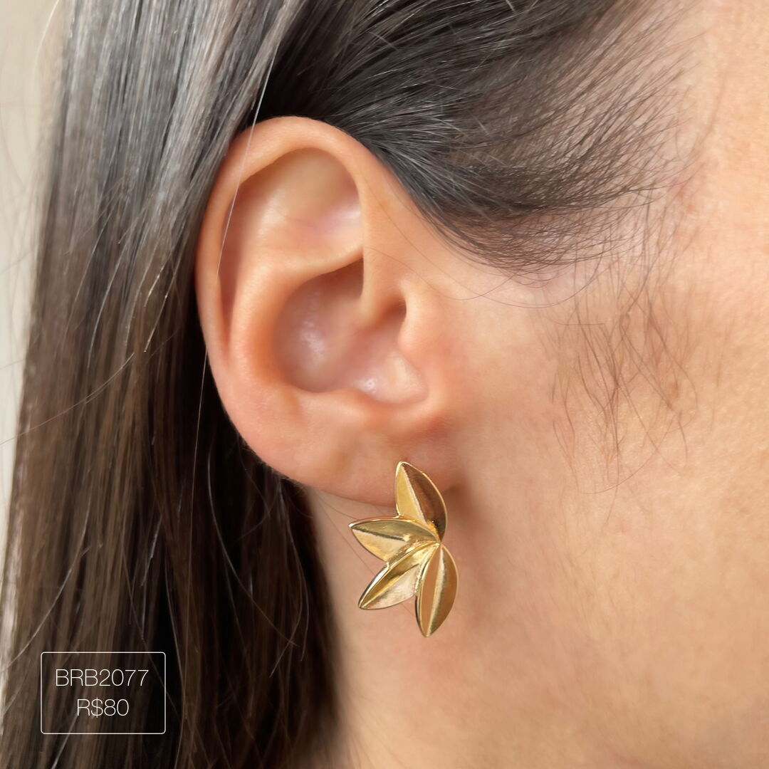 Brinco de Folha Liso Dourado